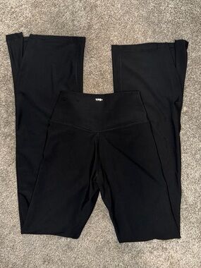 Abercrombie and Fitch YPB Black flare leggings with slit